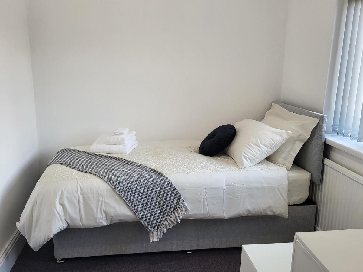 Spacious & Cosy Holiday Home In 맨체스터 외부 사진