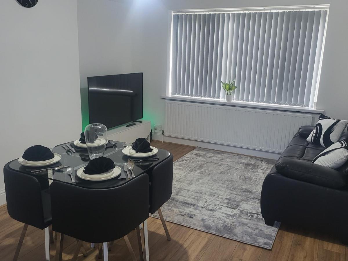 Spacious & Cosy Holiday Home In 맨체스터 외부 사진